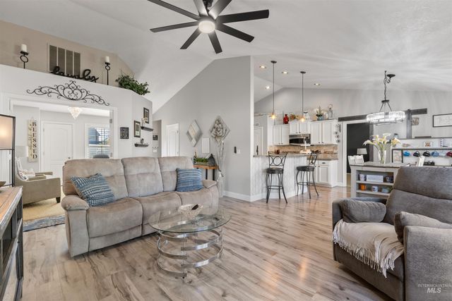 4532 E E Burgundy Ct., Nampa, ID 83686