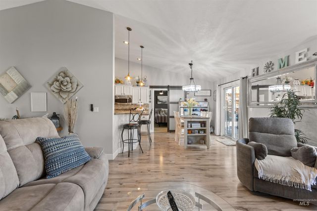 4532 E E Burgundy Ct., Nampa, ID 83686