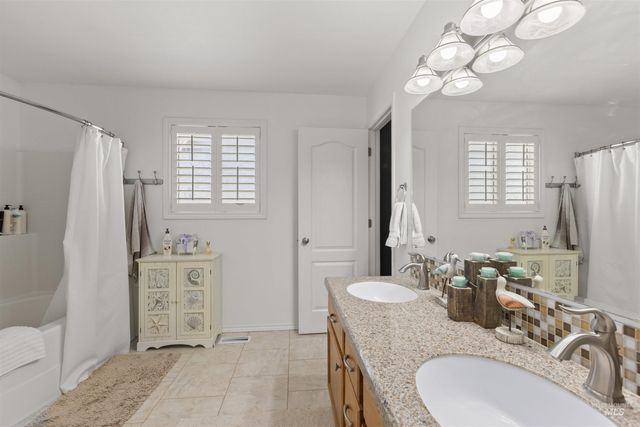 4532 E E Burgundy Ct., Nampa, ID 83686