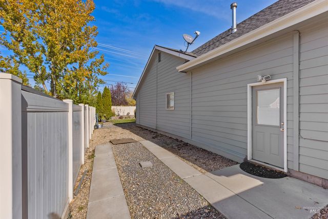 4532 E E Burgundy Ct., Nampa, ID 83686