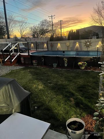 4532 E E Burgundy Ct., Nampa, ID 83686