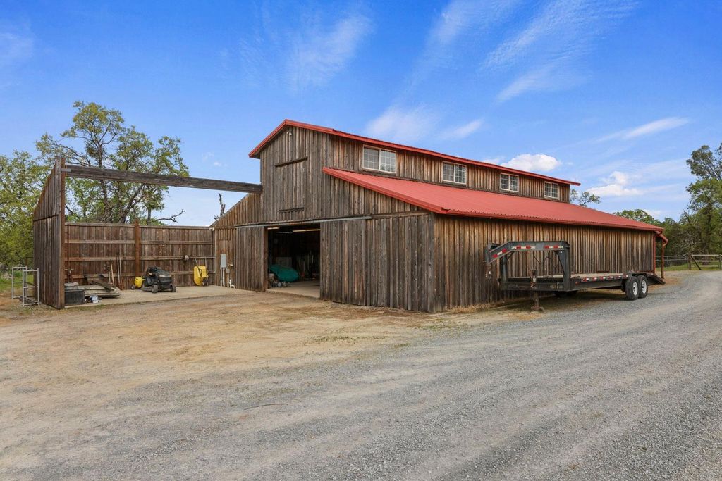 2060 Taurus Dr, Cool, CA 95614