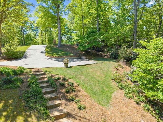 3560 Greystone Road, Gainesville, GA 30506