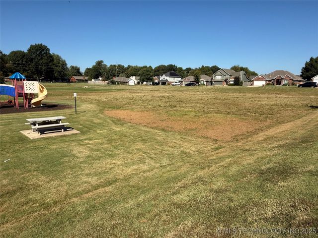 11631 S 103rd Avenue E, Bixby, OK 74008