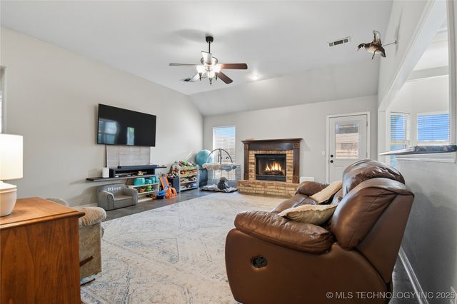 11631 S 103rd Avenue E, Bixby, OK 74008