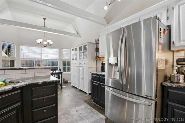 11631 S 103rd Avenue E, Bixby, OK 74008