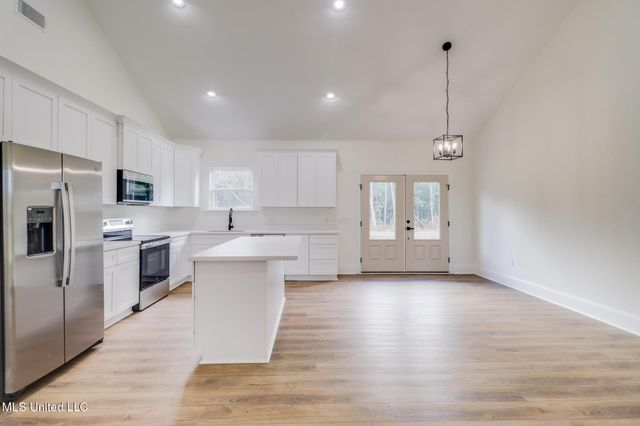 4300 Firetower Road, Kiln, MS 39556