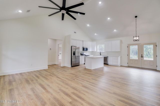 4300 Firetower Road, Kiln, MS 39556