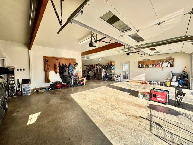 211 Service St, Mountain View, AR 72560