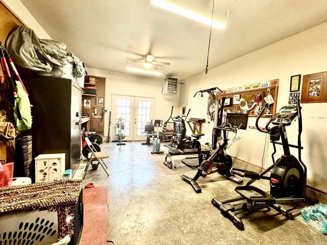 211 Service St, Mountain View, AR 72560