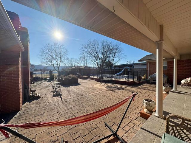 211 Service St, Mountain View, AR 72560