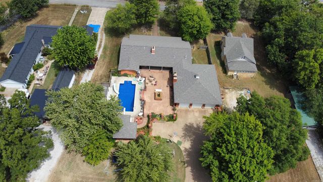 211 Service St, Mountain View, AR 72560