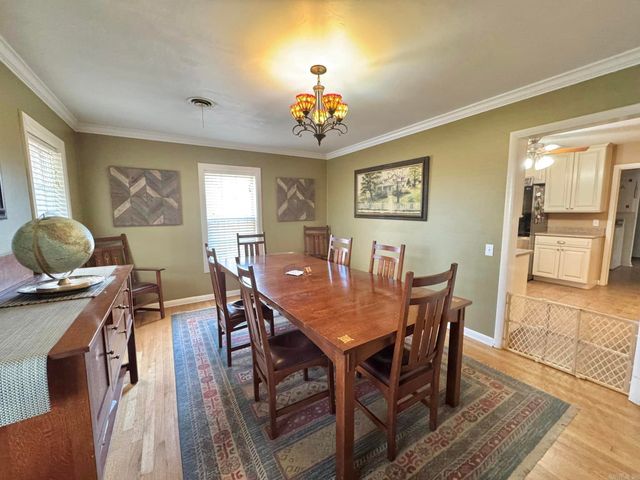 211 Service St, Mountain View, AR 72560