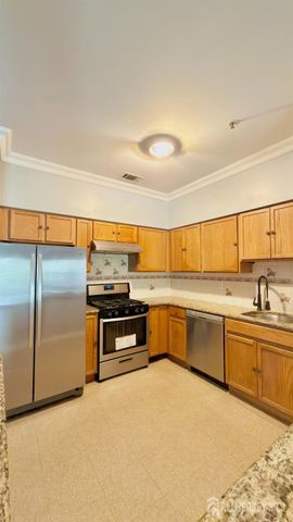 914 Del Negro Court, South Plainfield, NJ 07080