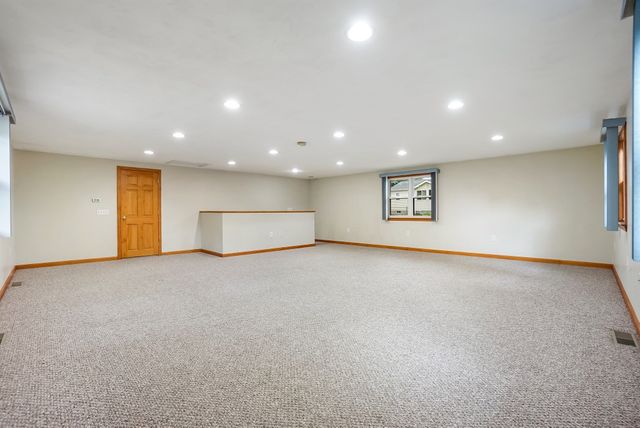 7 Stoney Brook Ln, Milford, MA 01757