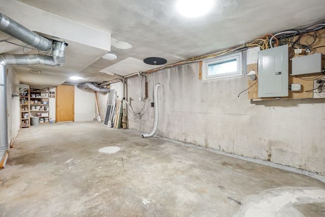 7 Stoney Brook Ln, Milford, MA 01757