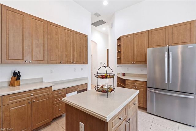 390 12th AVE NW, Naples, FL 34120