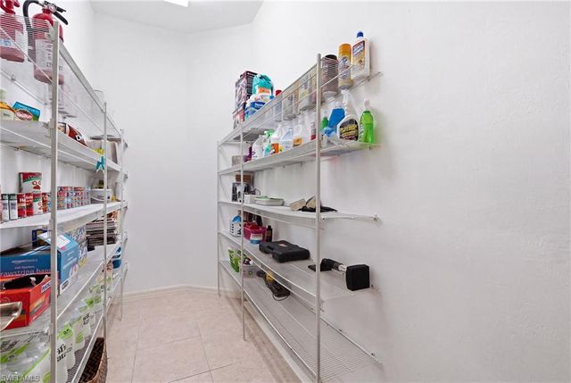 390 12th AVE NW, Naples, FL 34120