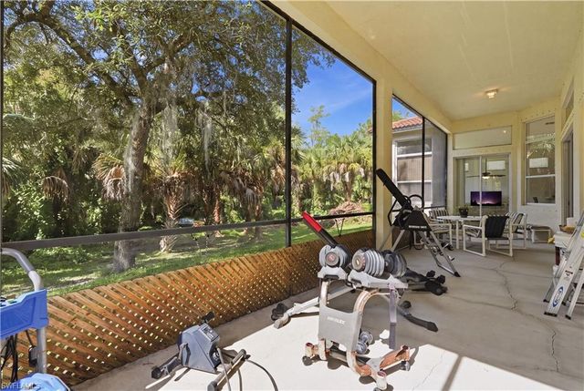 390 12th AVE NW, Naples, FL 34120