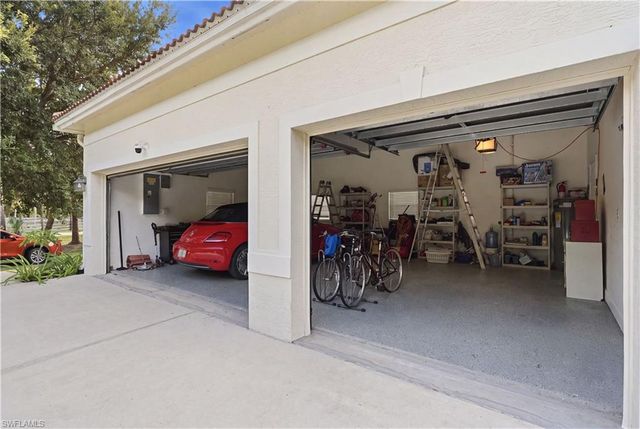 390 12th AVE NW, Naples, FL 34120
