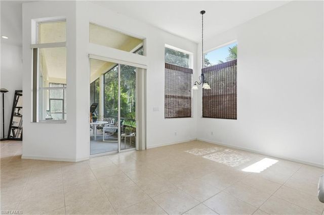 390 12th AVE NW, Naples, FL 34120