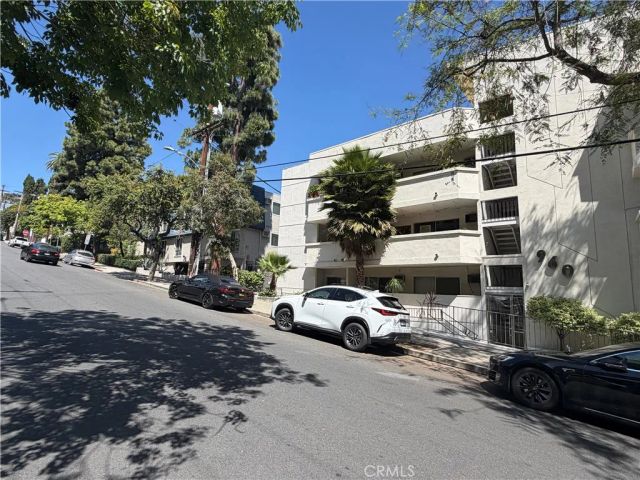960 Larrabee, West Hollywood, CA 90069