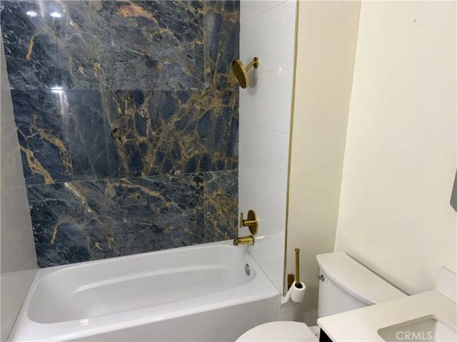960 Larrabee, West Hollywood, CA 90069