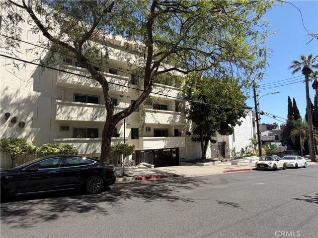 960 Larrabee, West Hollywood, CA 90069