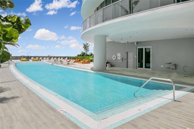 488 NE 18th St 2010, Miami, FL 33132