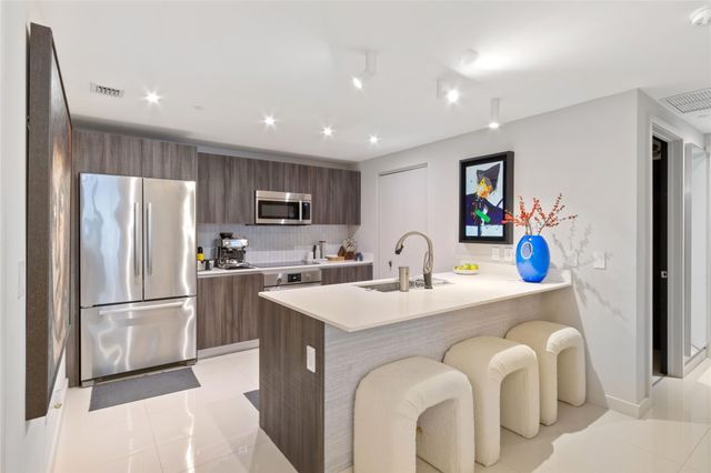 488 NE 18th St 2010, Miami, FL 33132