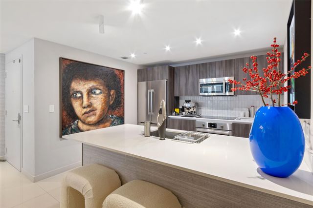 488 NE 18th St 2010, Miami, FL 33132