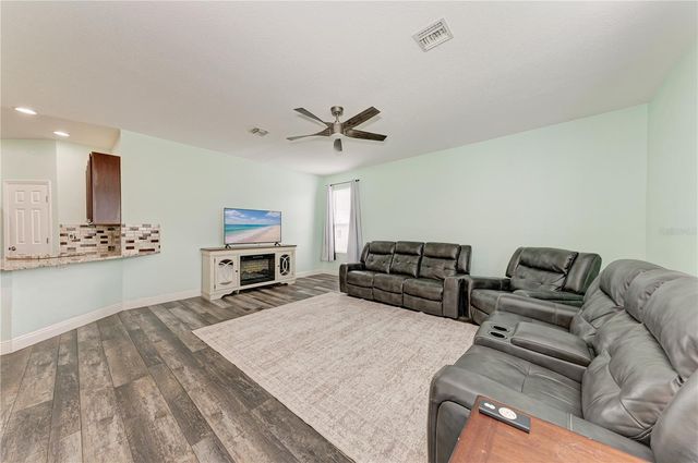 1656 PINYON PINE DR, Sarasota, FL 34240