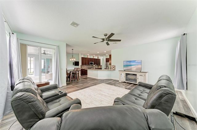 1656 PINYON PINE DR, Sarasota, FL 34240