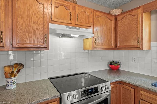 1859 Camden Forest Drive, Winston-salem, NC 27127