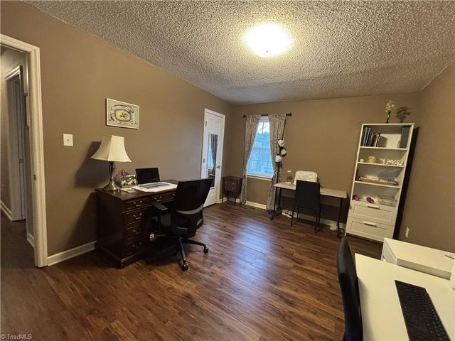 1859 Camden Forest Drive, Winston-salem, NC 27127