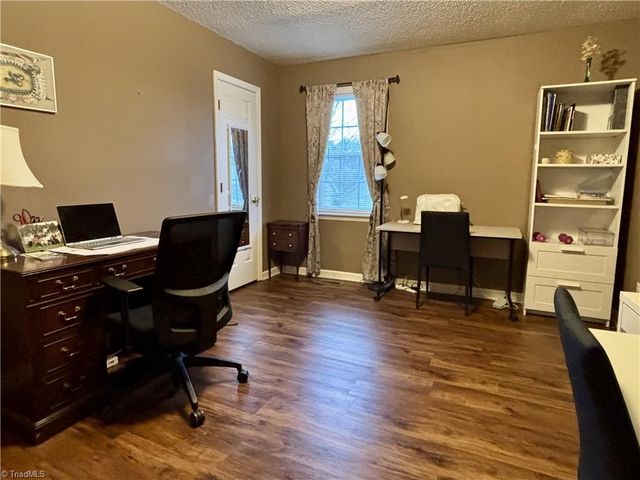 1859 Camden Forest Drive, Winston-salem, NC 27127