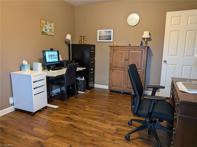 1859 Camden Forest Drive, Winston-salem, NC 27127