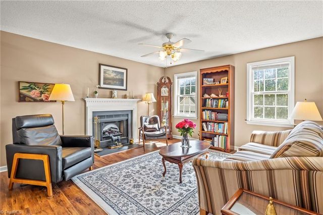 1859 Camden Forest Drive, Winston-salem, NC 27127