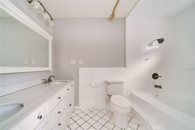 5019 Fanwood Ave., Lakewood, CA 90713