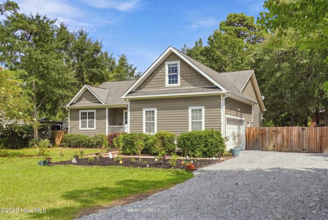 306 Kemper Road, Hampstead, NC 28443