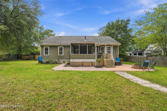 306 Kemper Road, Hampstead, NC 28443