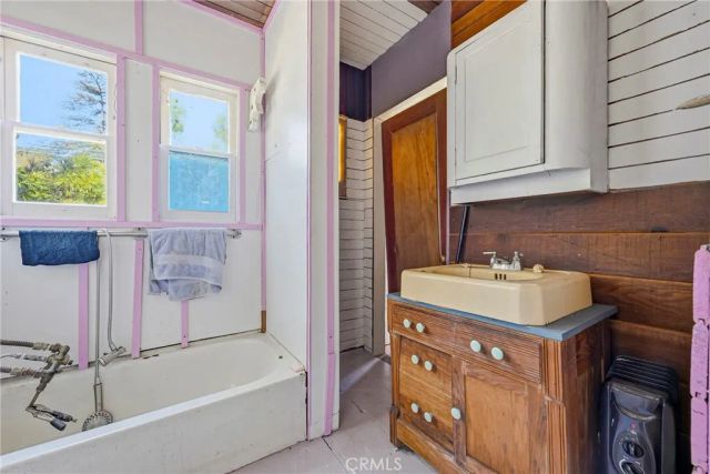 261 W 26th, Merced, CA 95340