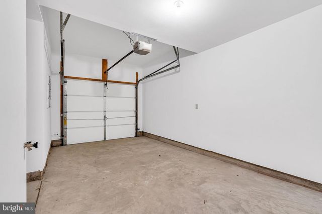 3 ROWAND WAY E, Clementon, NJ 08021