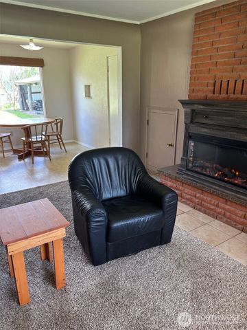 10563 District Line Road, Burlington, WA 98233
