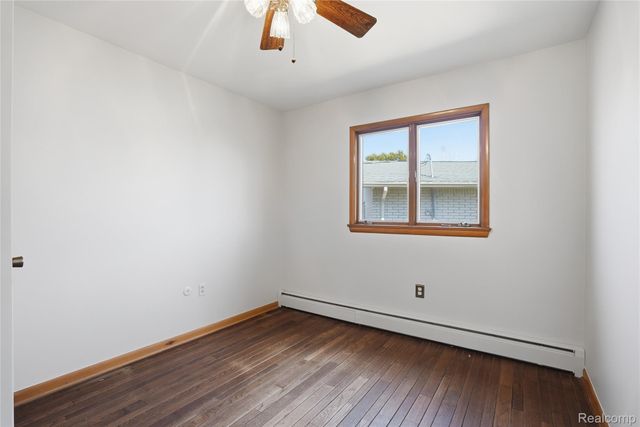 49750 Nautical Drive, Chesterfield Township, MI 48047