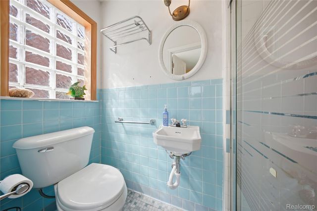 49750 Nautical Drive, Chesterfield Township, MI 48047