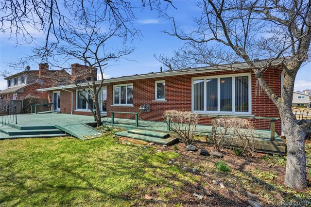 49750 Nautical Drive, Chesterfield Township, MI 48047