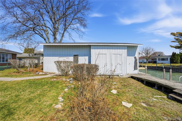 49750 Nautical Drive, Chesterfield Township, MI 48047