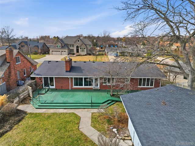 49750 Nautical Drive, Chesterfield Township, MI 48047