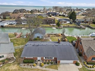 49750 Nautical Drive, Chesterfield Township, MI 48047